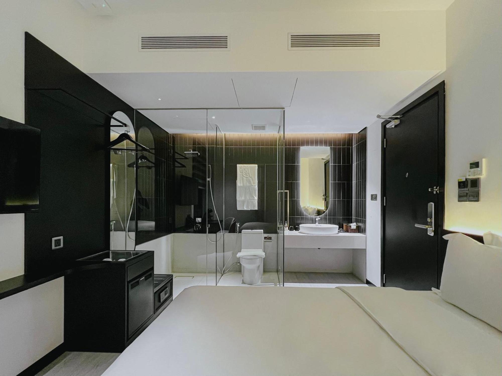 The Concept Hotel Hcmc- District 1 Хошимин Екстериор снимка