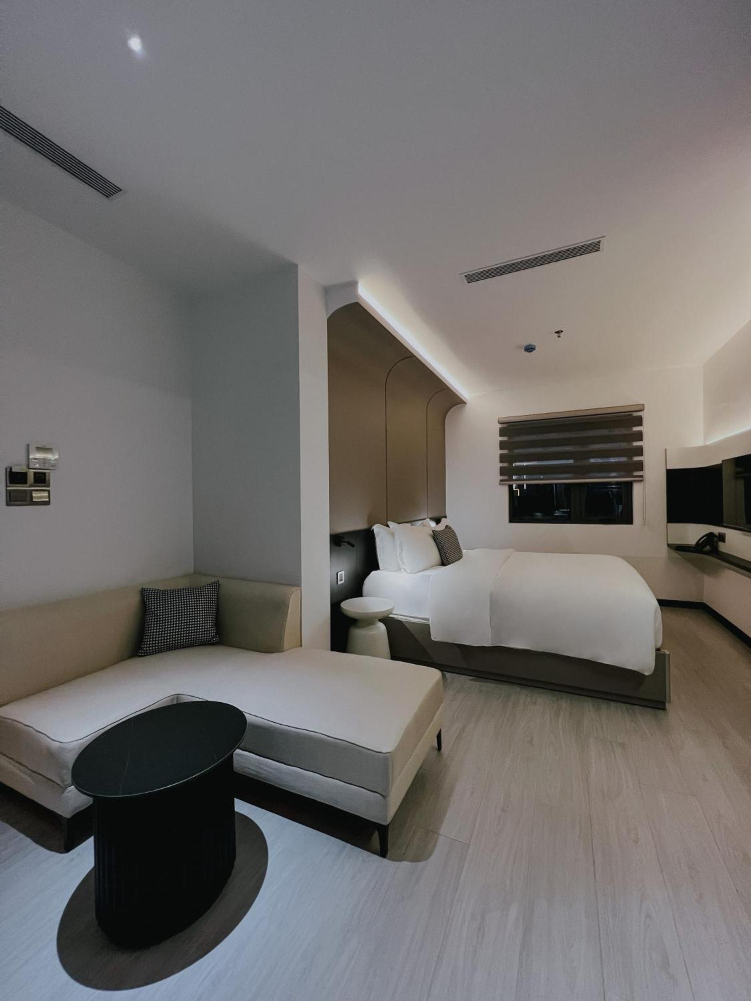 The Concept Hotel Hcmc- District 1 Хошимин Екстериор снимка