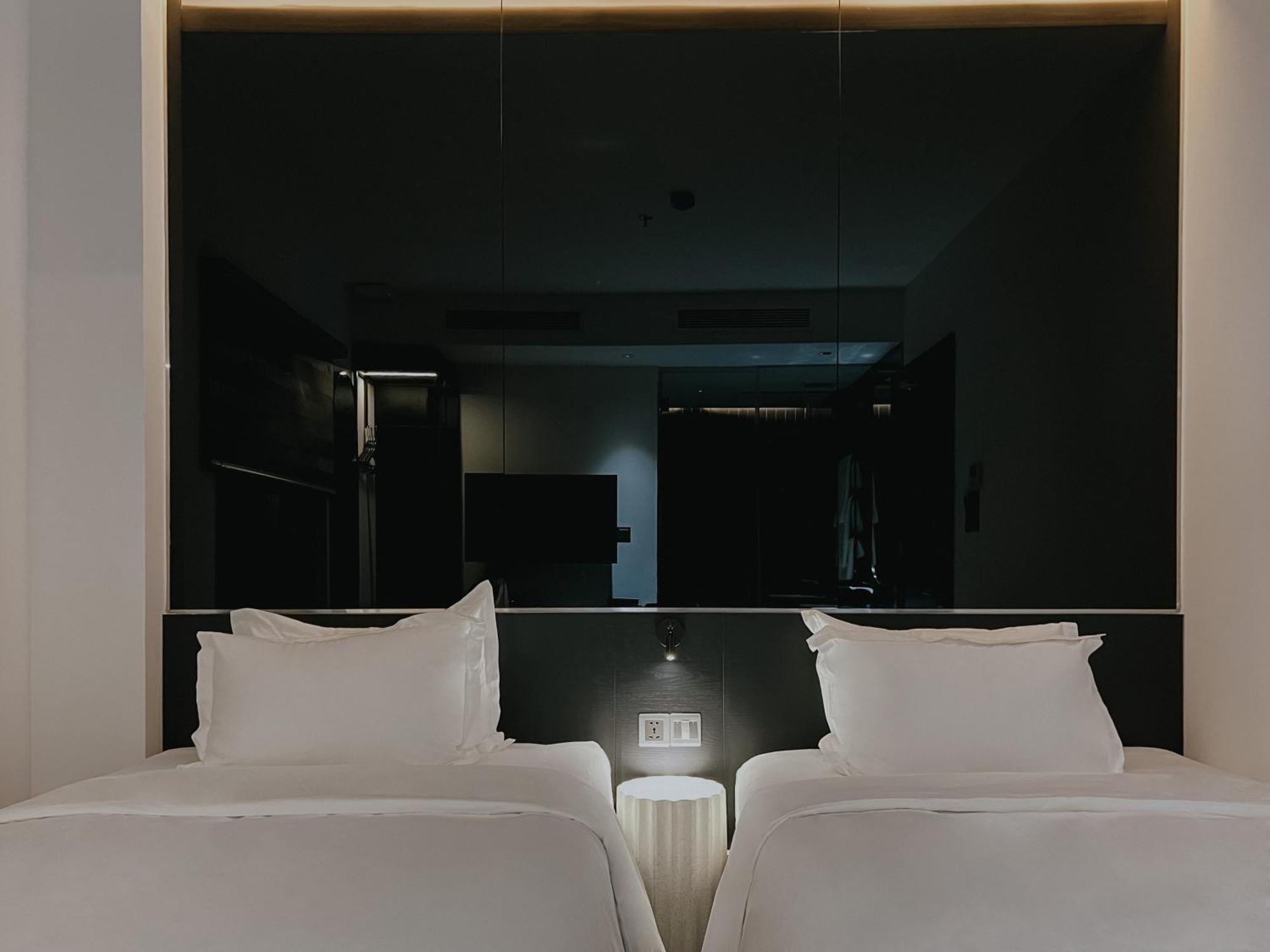 The Concept Hotel Hcmc- District 1 Хошимин Екстериор снимка