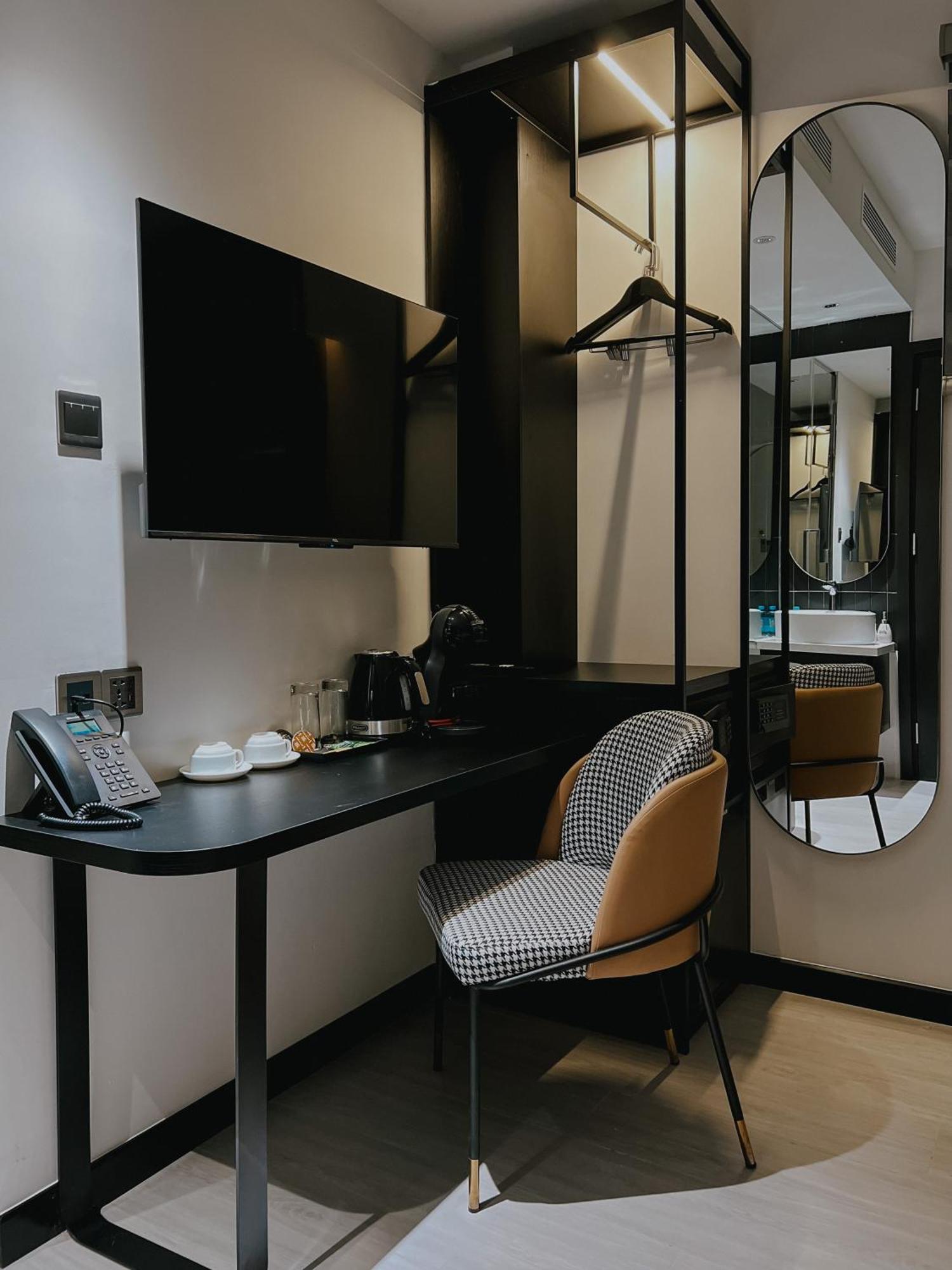 The Concept Hotel Hcmc- District 1 Хошимин Екстериор снимка