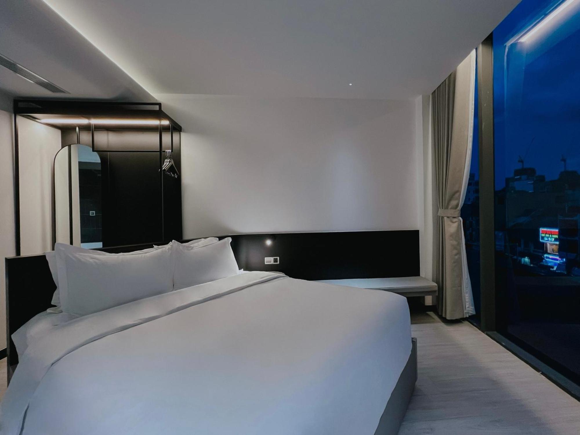 The Concept Hotel Hcmc- District 1 Хошимин Екстериор снимка