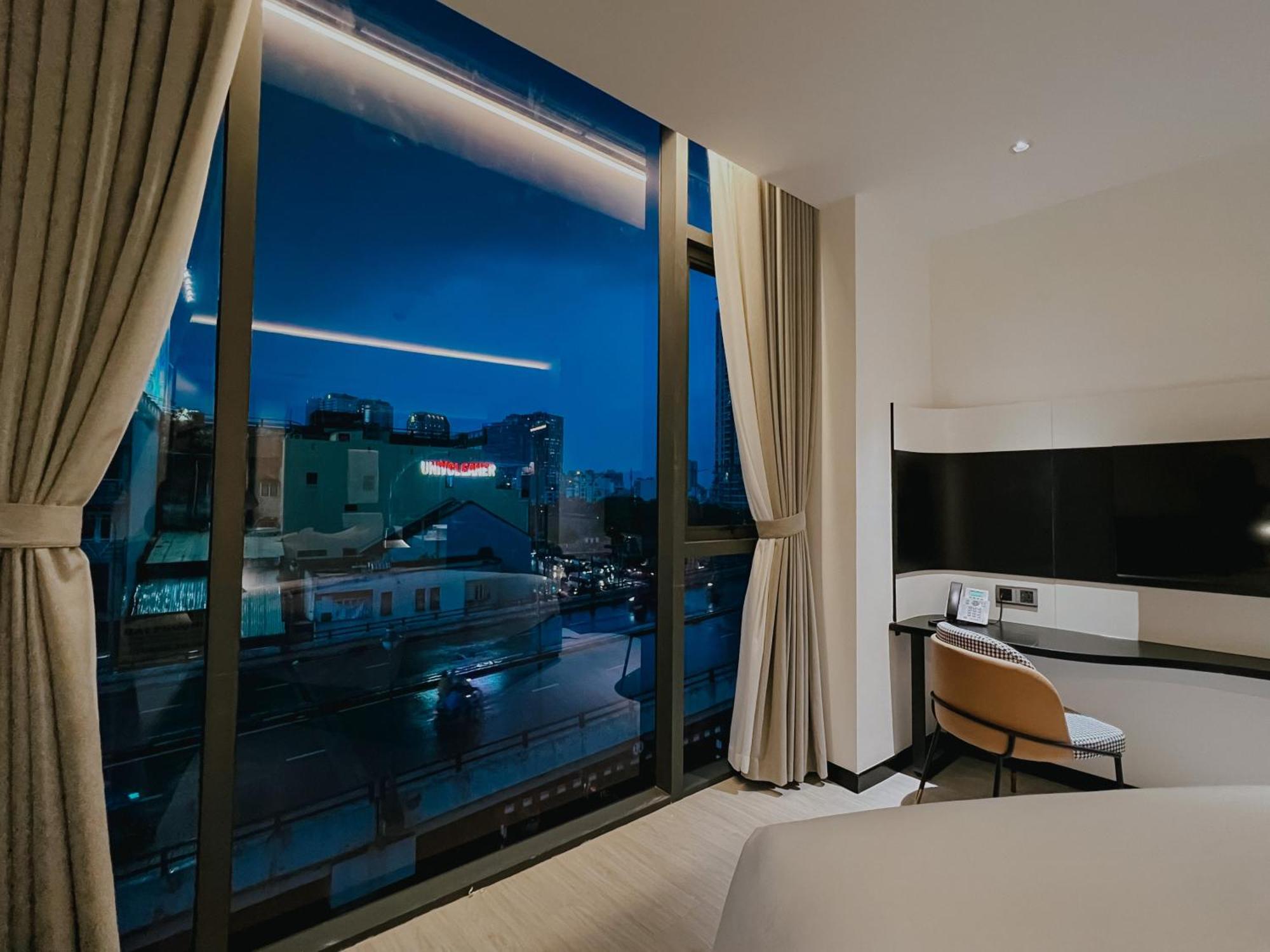 The Concept Hotel Hcmc- District 1 Хошимин Екстериор снимка