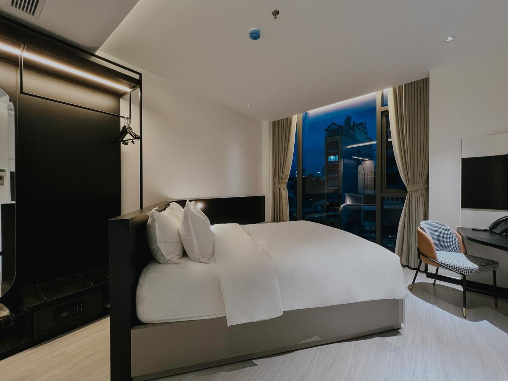 The Concept Hotel Hcmc- District 1 Хошимин Стая снимка
