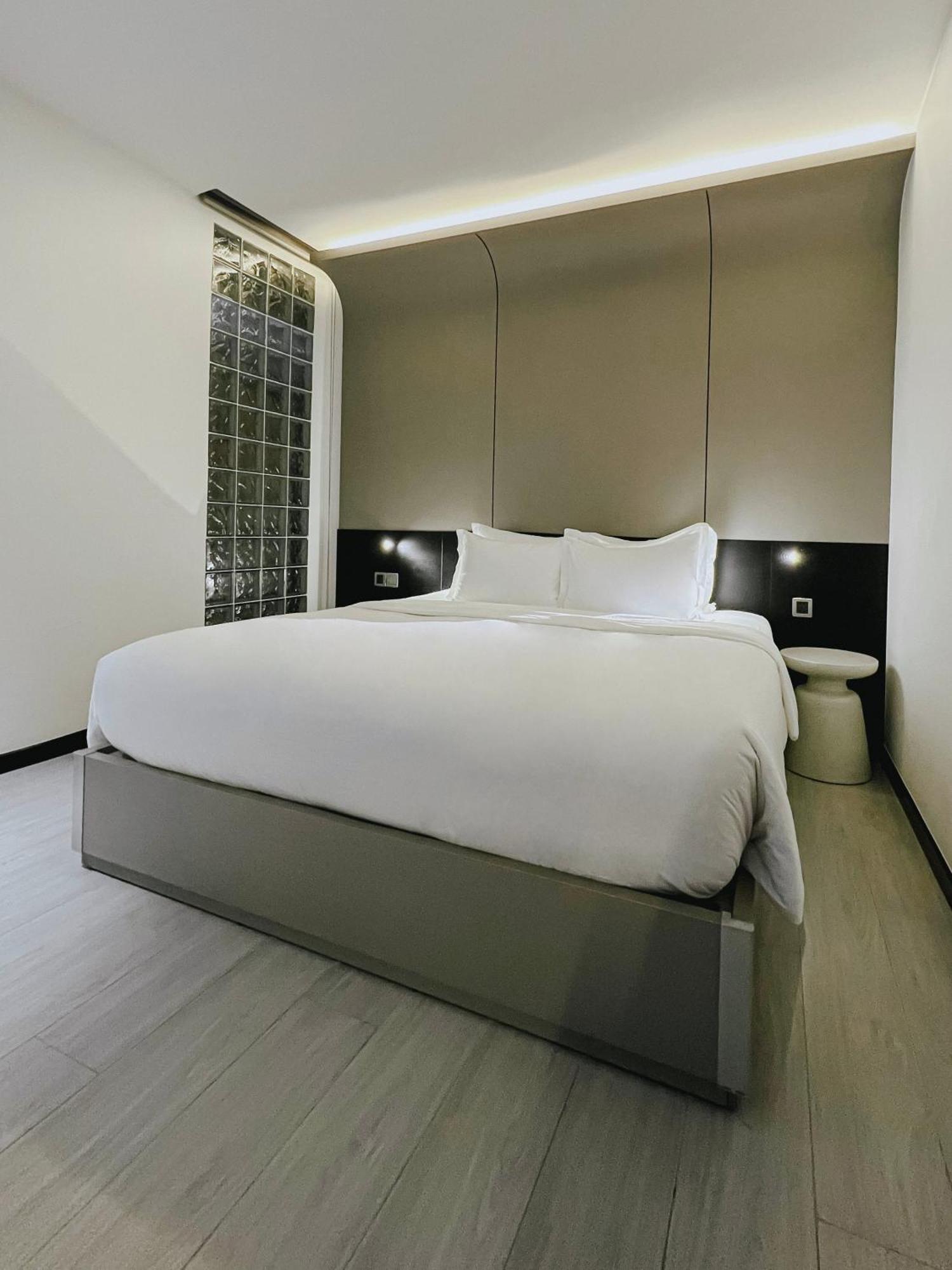 The Concept Hotel Hcmc- District 1 Хошимин Стая снимка